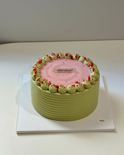 Matcha Strawberry Cake