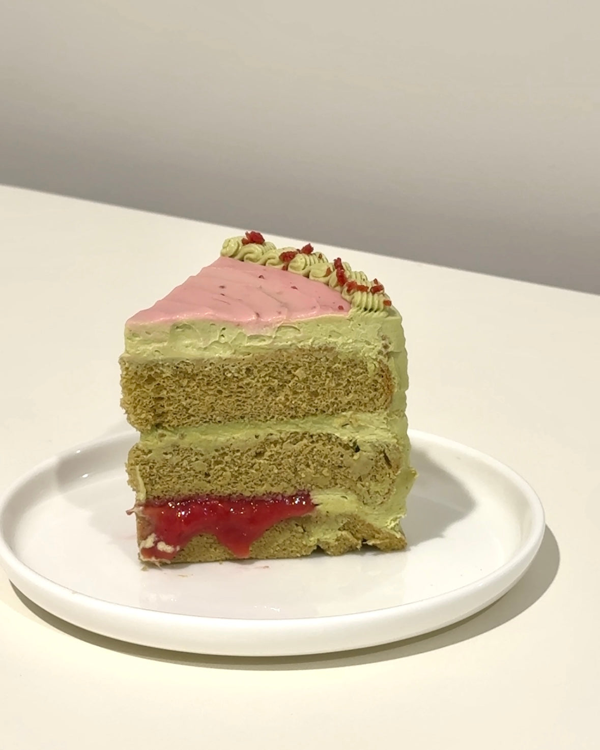 Matcha Strawberry Cake