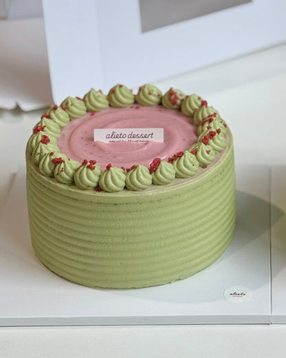 Matcha Strawberry Cake